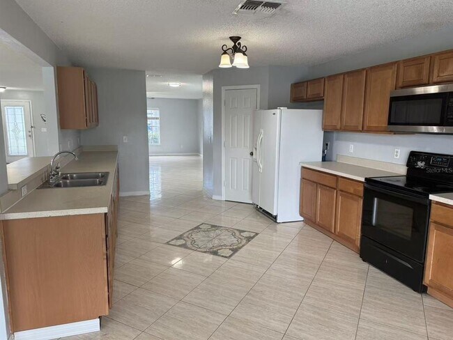 Building Photo - 842 Horseshoe Falls Dr