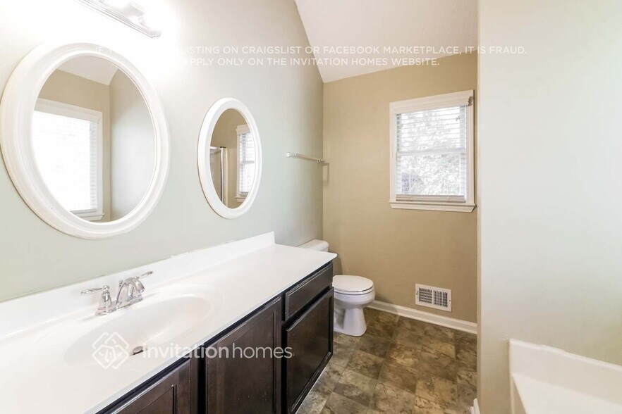 Building Photo - 1711 Jefferson Ln