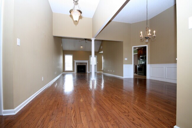 Building Photo - 176 Timber Oak Rd