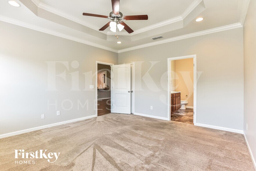 Building Photo - 1146 Cotillion Dr