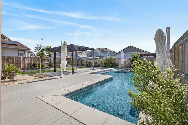 Building Photo - **move in 5/1 $500 off first months rent** Desirable Twelve Bridges Home | 4 bed 3.5 bath