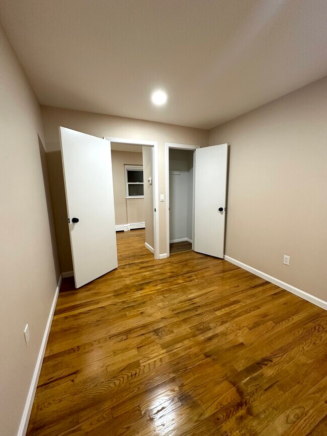 Building Photo - 23 Allview Ave