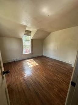 Building Photo - 2 Bed 1 Bath very close to UWEC available June 1st.