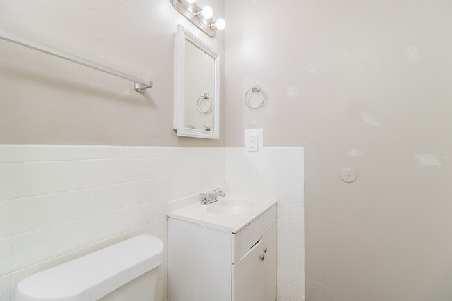 Building Photo - 2032 Farflung Dr