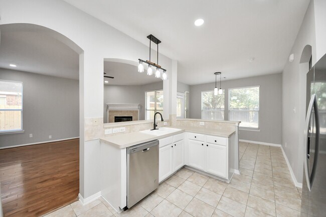 Building Photo - 13111 Porter Meadow Ln