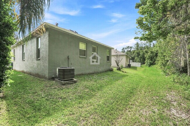 Building Photo - 10402 Eastpark Lake Dr
