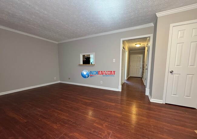 Building Photo - Nice townhouse on the SAME street as GSMST...