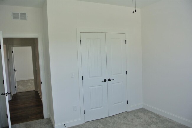 Building Photo - 388 Olympia Ct