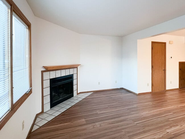 Building Photo - 433 Dailey Ave