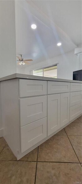 Building Photo - 26460 Ridgemoor Rd