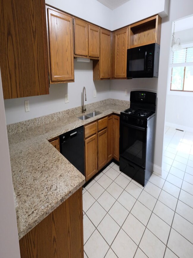 Building Photo - 1307 Kingsridge Ct