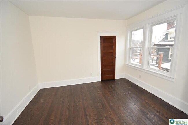 Building Photo - 312 March St