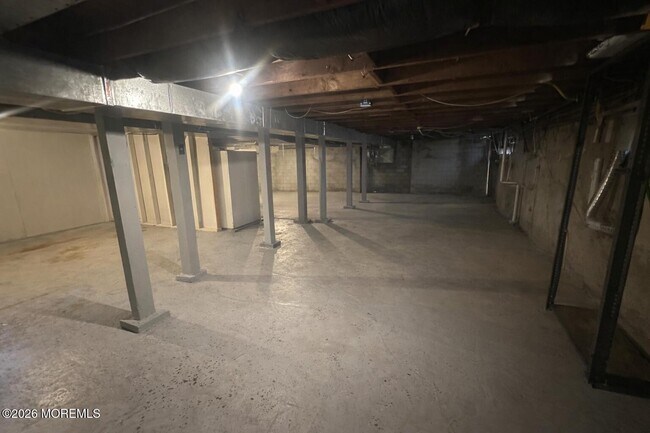 Building Photo - 4 Spring St