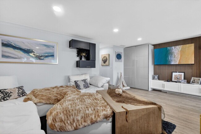 Building Photo - 212 High Point Blvd