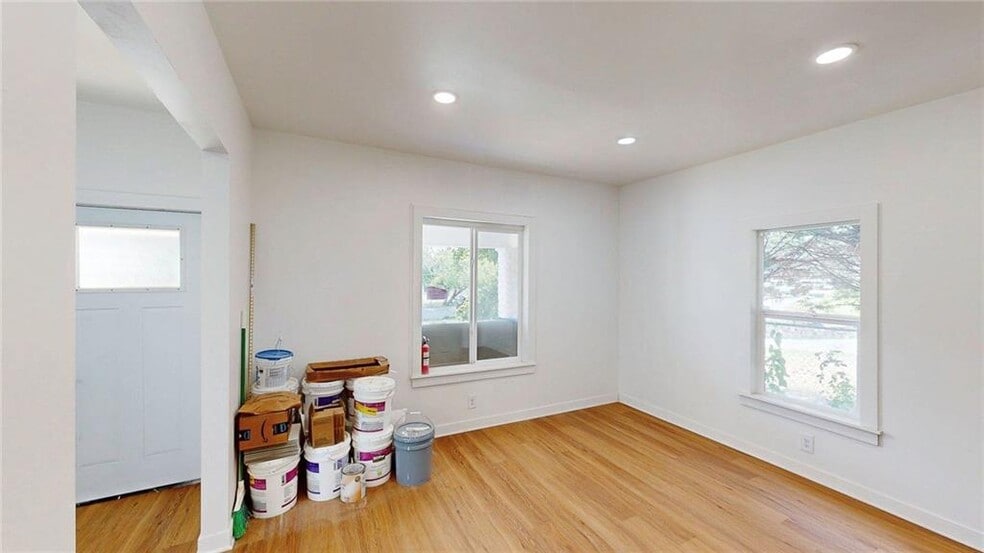 Building Photo - 912 Ohio Ave