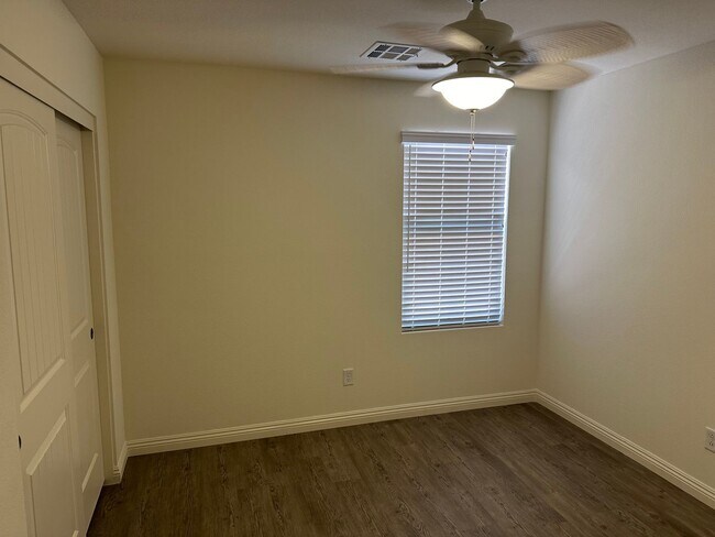 Building Photo - 2983 Duverney Ave