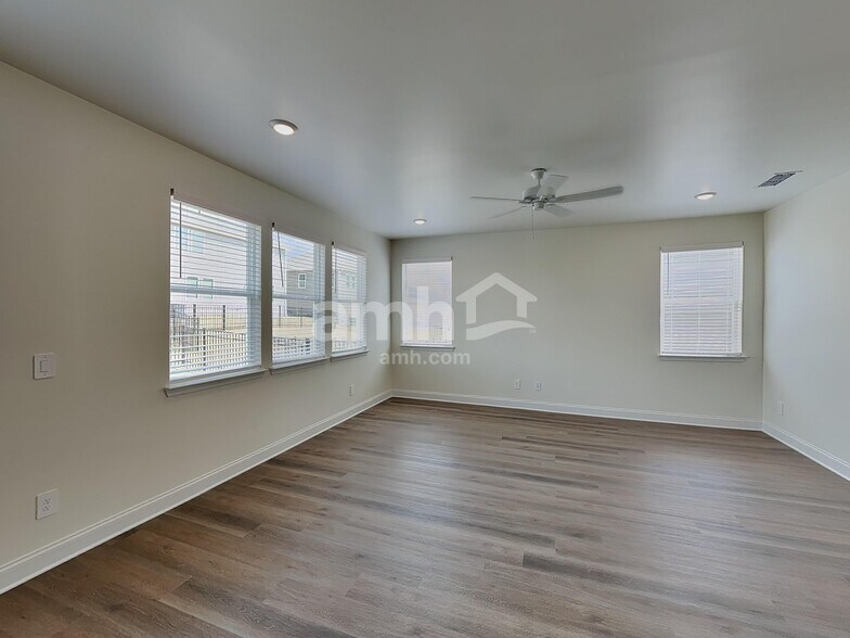 Building Photo - 3622 Creek View Cir