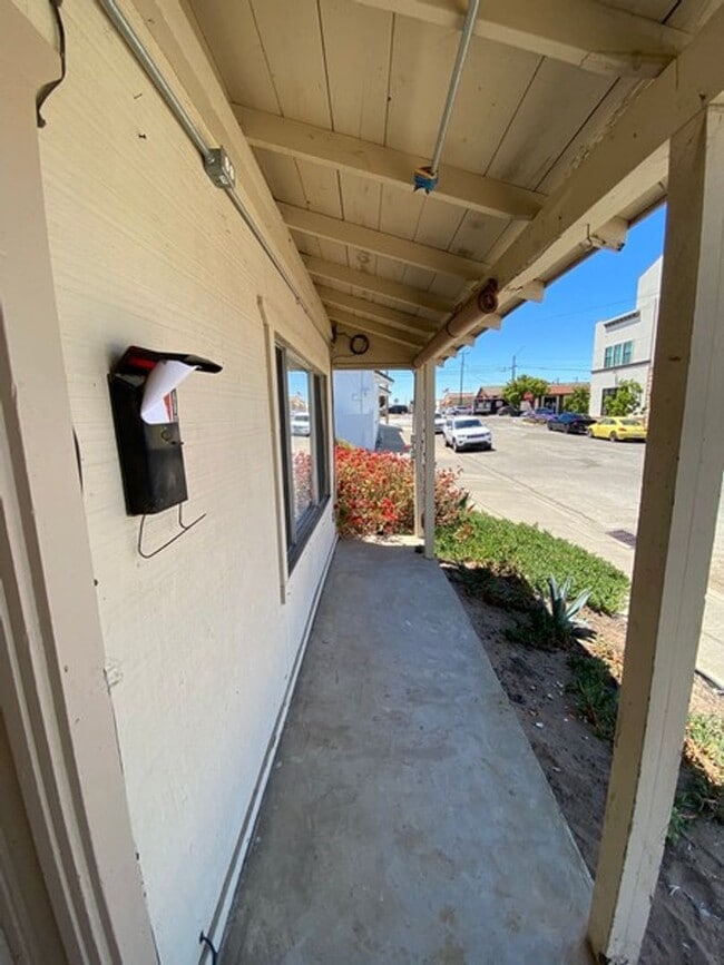 Building Photo - cla215*