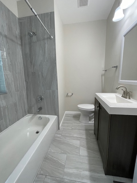 Main Floor Bath - 6106 Wilson Ave