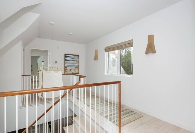 Building Photo - 92 Scrimshaw Ln