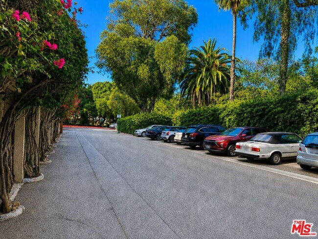 Building Photo - 6853 Alta Loma Terrace