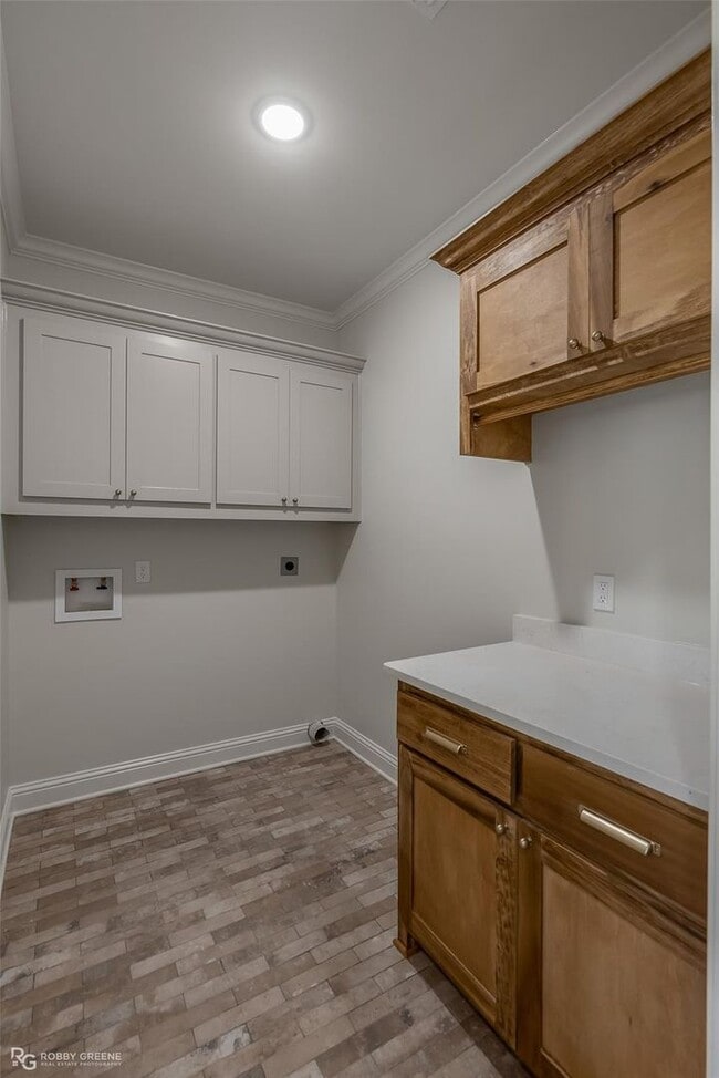 Building Photo - Modern 4 Bedroom / 3 Bath Home