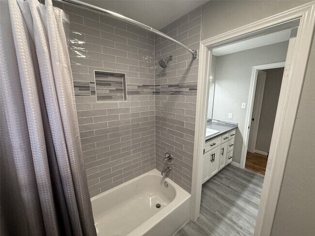 Building Photo - 10031 Haddington Dr