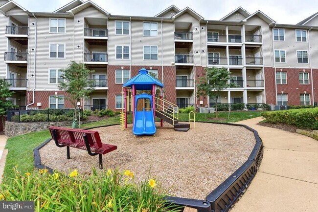 Building Photo - 1550 Spring Gate Dr.