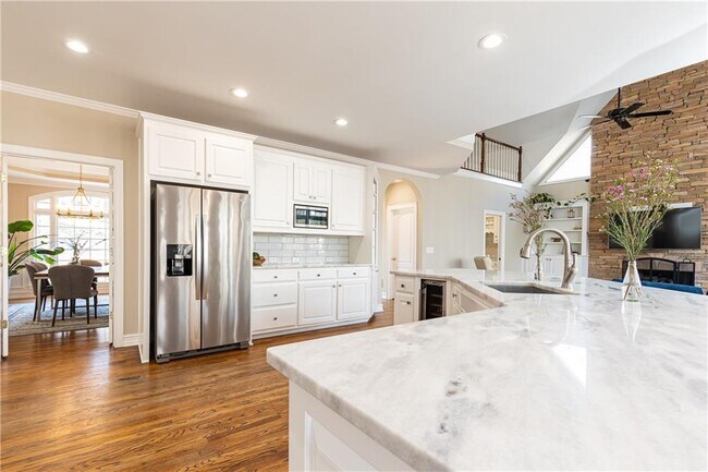 Building Photo - 9360 Nesbit Lakes Dr