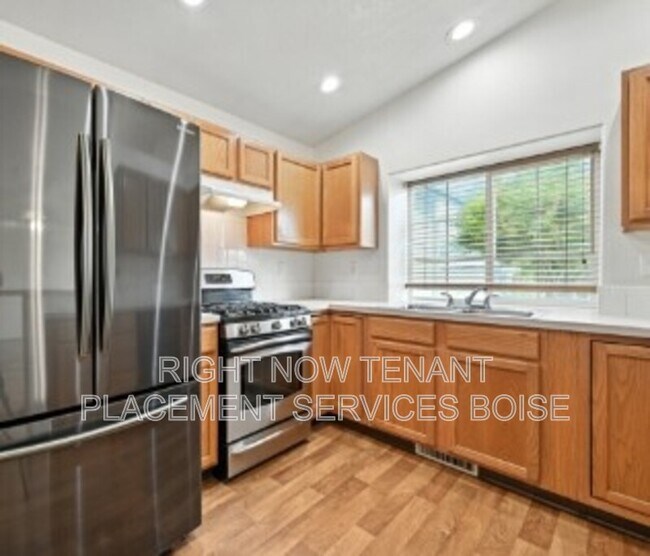 Building Photo - 5827 Orchid Wy S