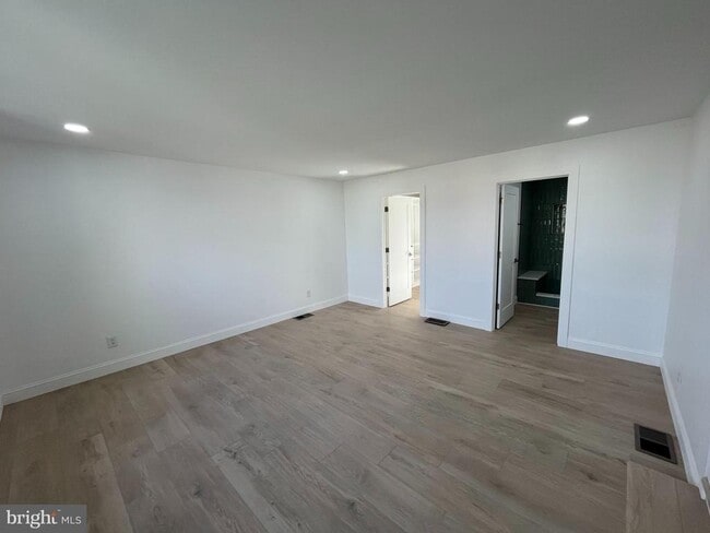 Building Photo - 924 Bethlehem Pike