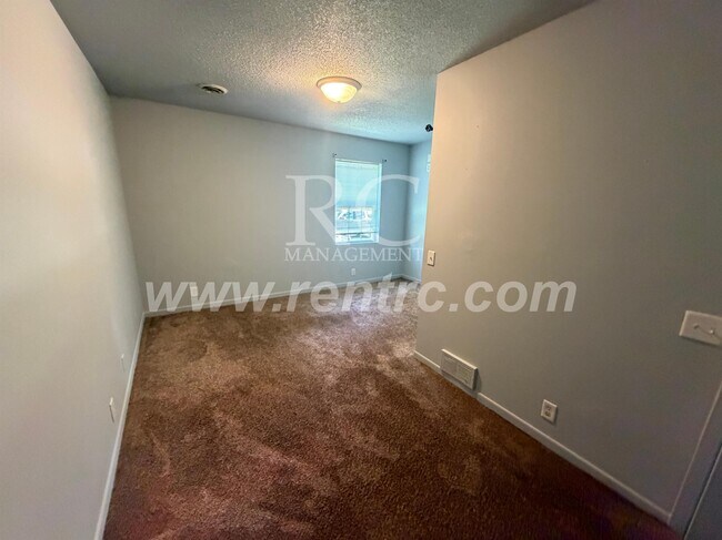Building Photo - 15986 Arrowhead Rd