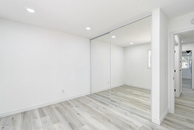 Building Photo - 9175 Campina Dr
