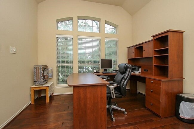 Building Photo - 14822 Yellow Begonia Dr