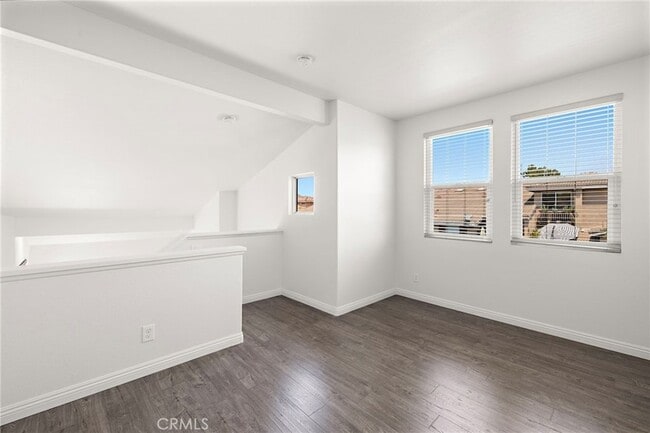 Building Photo - 1150 S Positano Ave