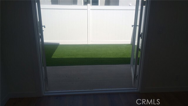 Building Photo - 1907 W 154th Pl