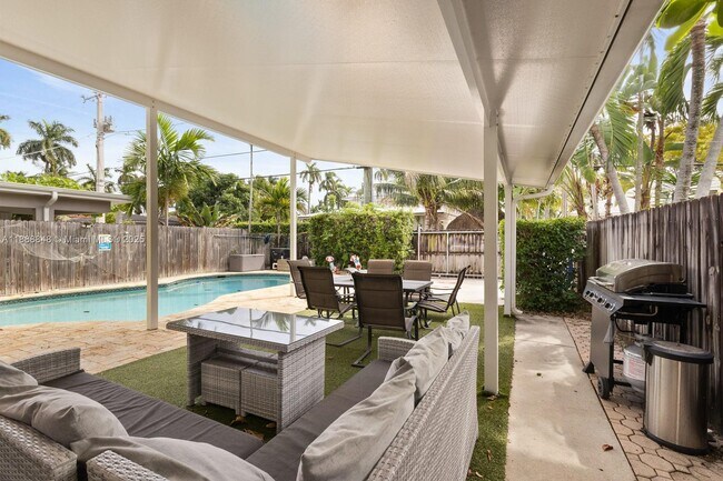 Building Photo - 1406 Polk St