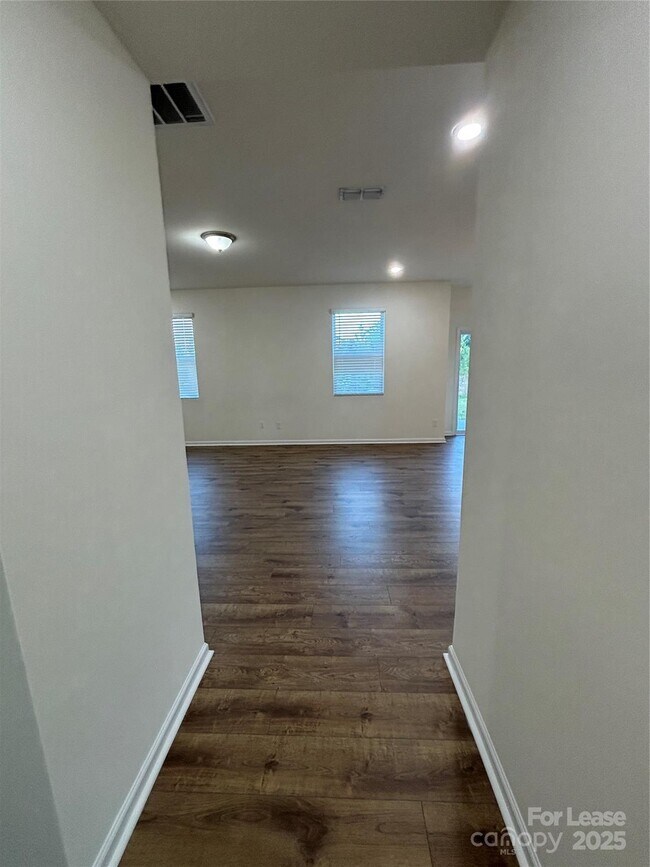 Building Photo - 1449 Harleston St