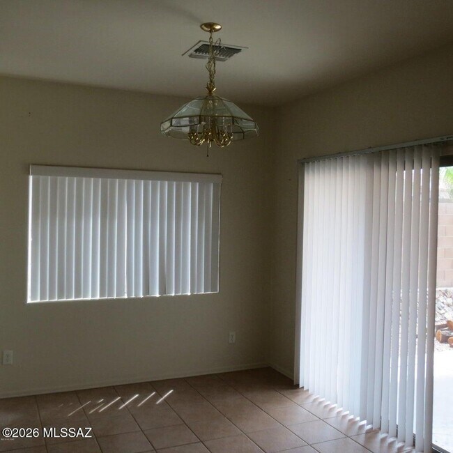Building Photo - 5569 W Crimson Bluff Dr