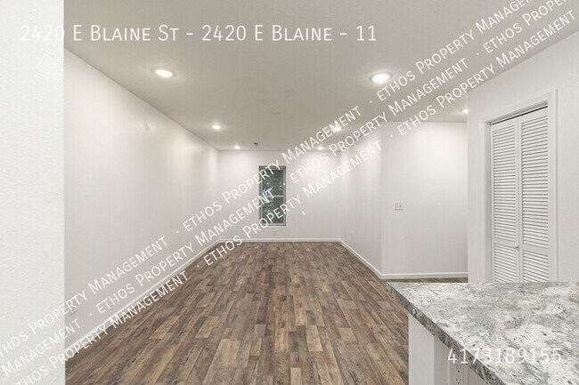 Building Photo - 2420 E Blaine St