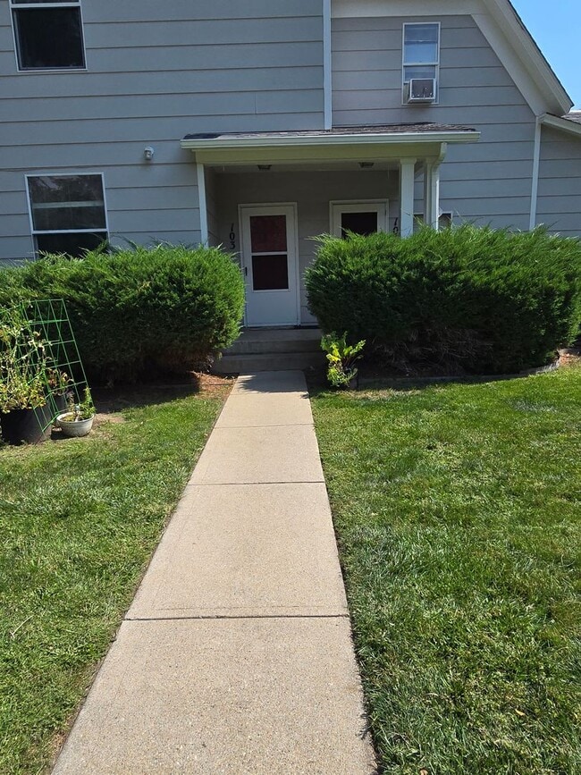 Building Photo - 2 bedroom 2 story Townhouse in Longmont