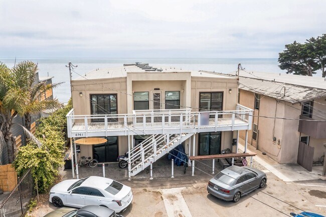 Building Photo - Ocean front on Del Playa Dr.