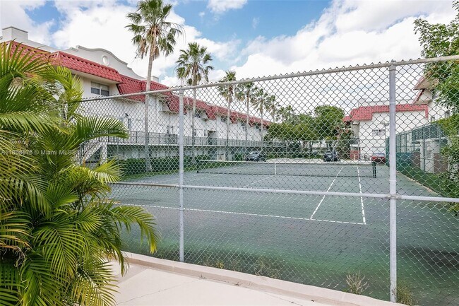 Building Photo - 8650 SW 67th Ave