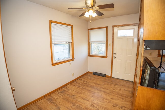 Building Photo - 710 Jackson St