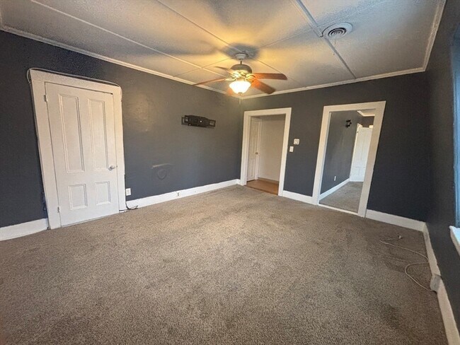 Building Photo - 127 Court St