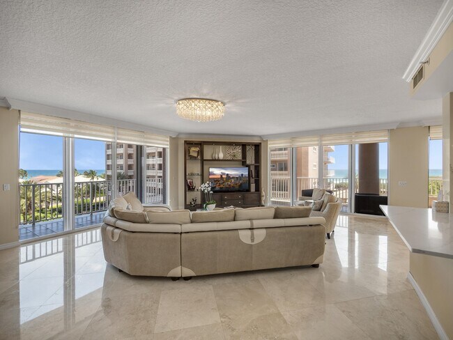 Building Photo - 700 Ocean Royale Way