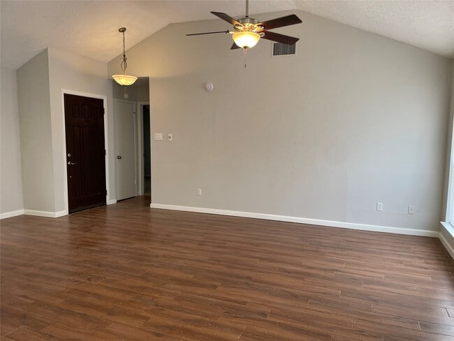 Building Photo - 505 Landing Blvd