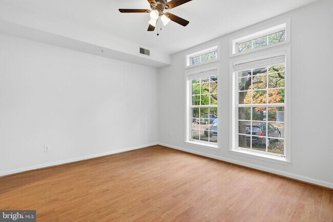 Building Photo - 1340 Garden Wall Cir