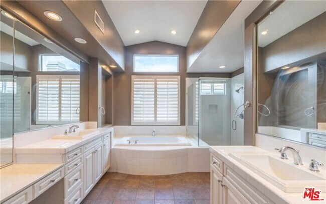 Building Photo - 7 Libra Ct