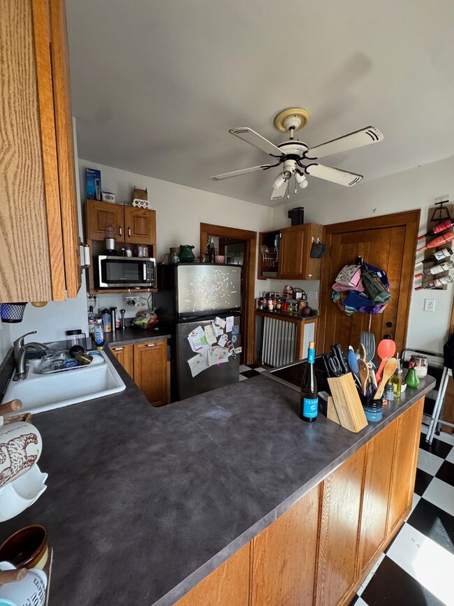 Building Photo - 3216 N Marietta Ave